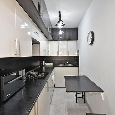 Luxury Spacious Apartment On Saryan Street.Centre Jereván Kültér fotó