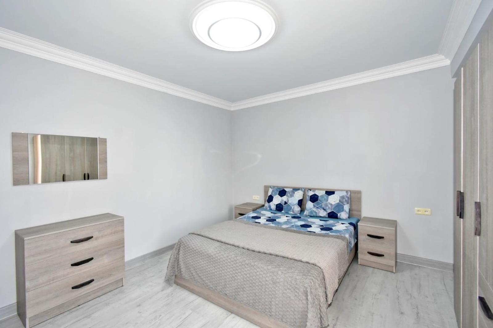 Luxury Spacious Apartment On Saryan Street.Centre Jereván Kültér fotó