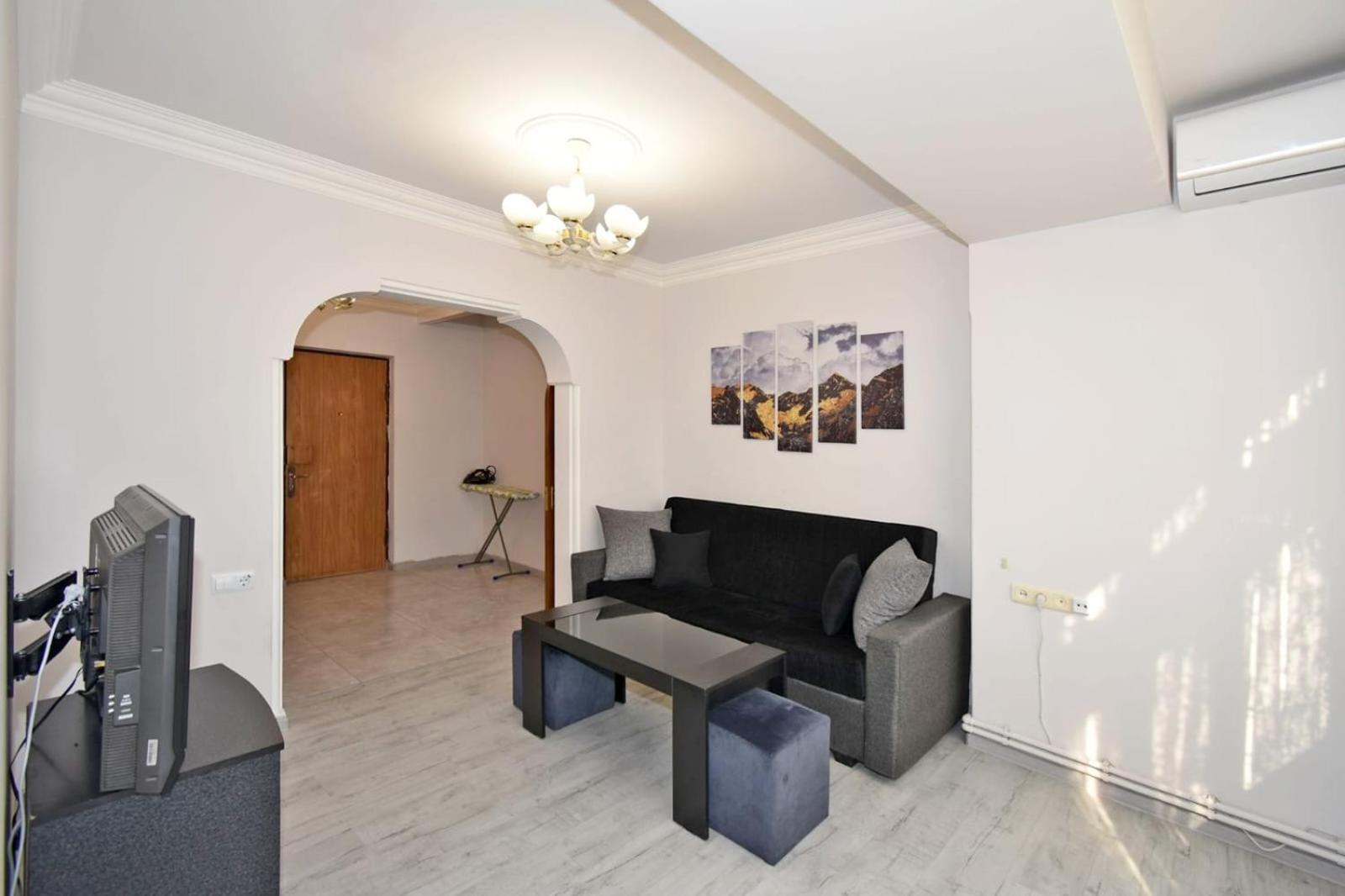 Luxury Spacious Apartment On Saryan Street.Centre Jereván Kültér fotó
